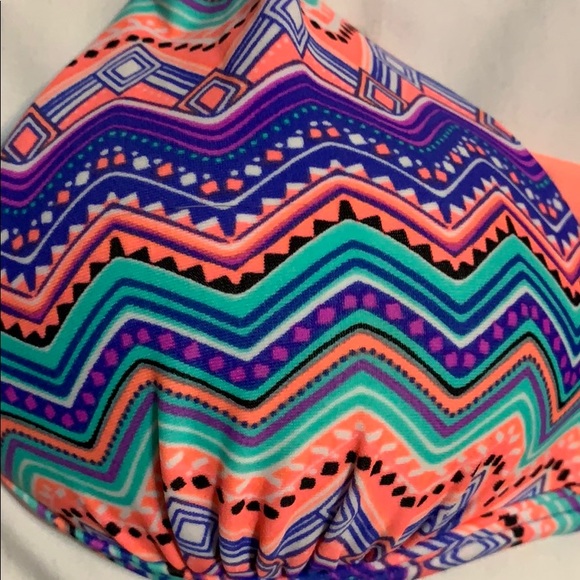 NWT bikini tops size small - Picture 6 of 7